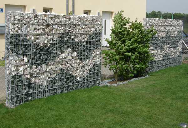 Trioostone Patterned Fence