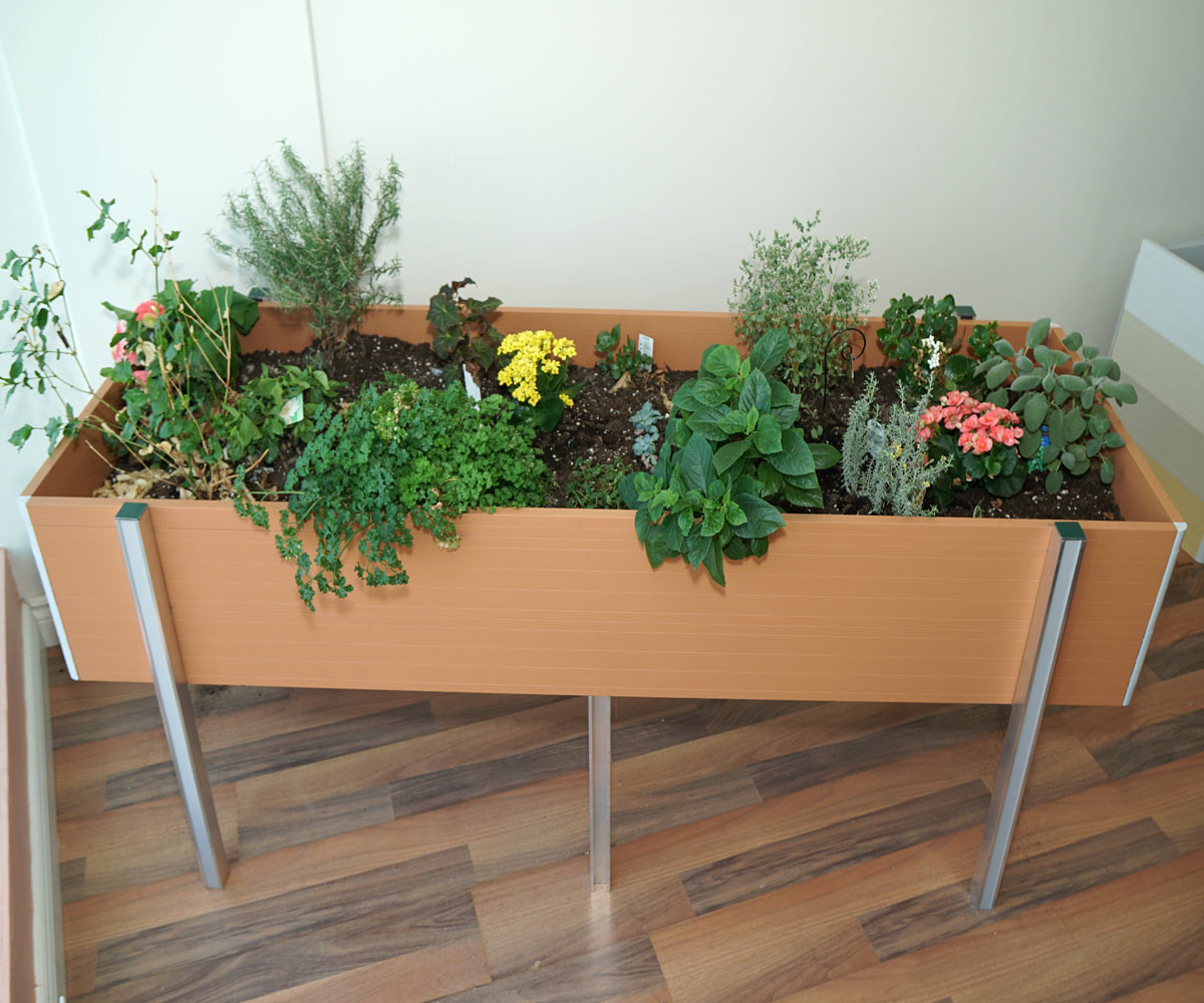 raised planters, raised vegatable planters, garden planters