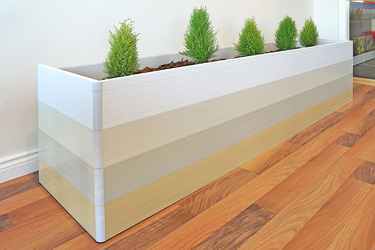 partition planter, patio divider, divider with plants